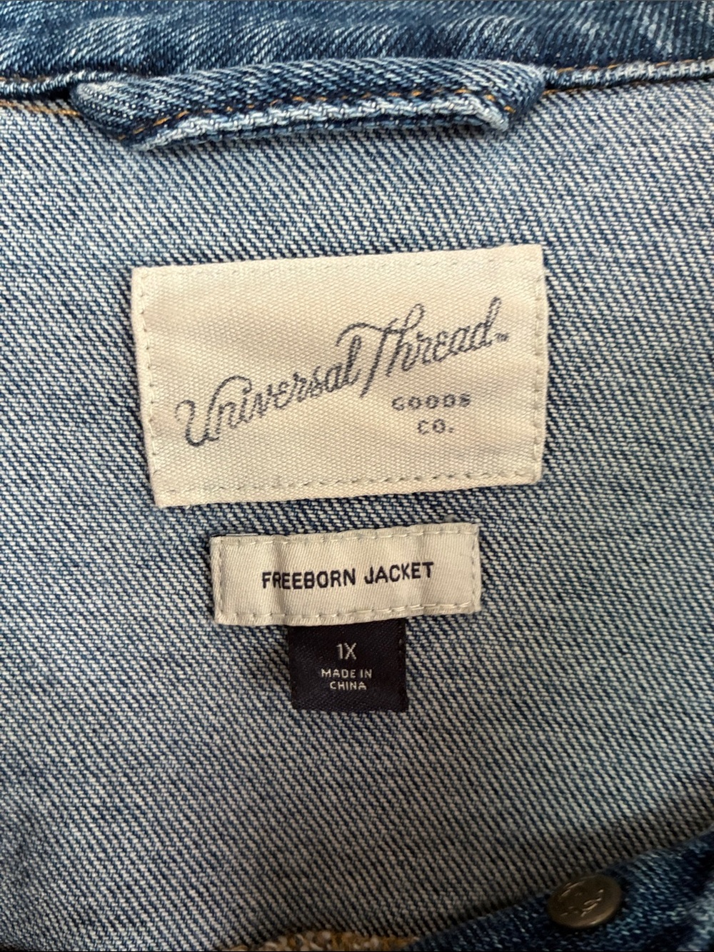 Universal Thread Women's Medium Blue Freeborn Denim Jacket - Picture 2 of 3
